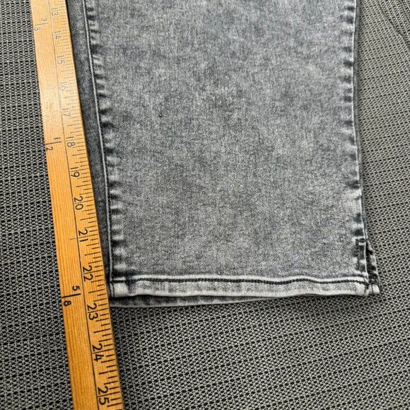 Terra & Sky Womens Plus Size 4X (28W-30W) Gray Denim Capri Jeggings - Picture 8 of 10